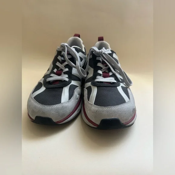 Oakley Men's Gray and Burgundy Sneakers